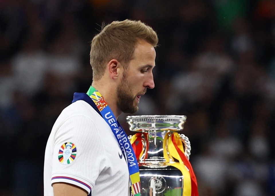 随机凯恩回归赛场,精彩发挥首场状态亮眼,巴黎圣日耳曼观众沸腾!的简单介绍