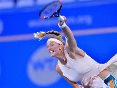 随机科维托娃关键节点战术调整，SKT带队取胜！